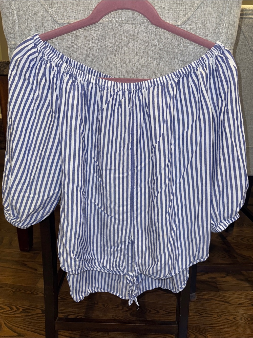 beach lunch lounge Blue & White Striped Off-the-Shoulder Tie-Hem Blouse Size MED